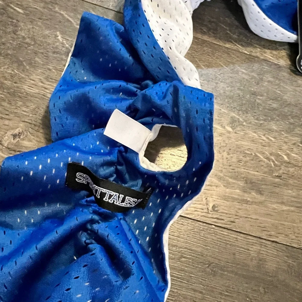 Spirit Tales University of Kentucky Scarf With A Cuff, Doubles As A Muff NWT‎